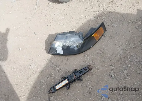 2002 Ford Mustang z USA, uszkodzony, nr VIN 1FAFP44412F232557